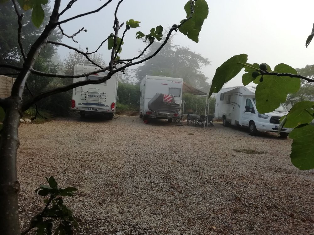 Aire camping-car à Ruch (33350) - Photo 4